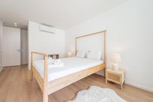 Marina Vista - Modern 1BDR w Marina & Pools Views