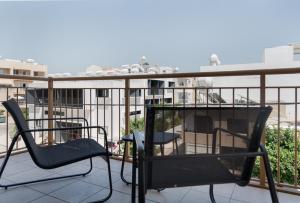 Lithos Modern Flat by Staycom