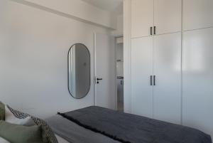 Lithos Modern Flat by Staycom