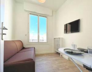 Lumineux studio proche Jean Medecin