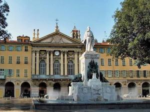 Charmant petit 2 pieces dans la vieille ville - B