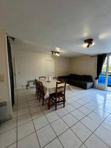 Charmant bas de villa avec jardin