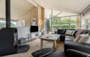 Nice Home In Ebeltoft With Sauna