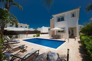 Villa Dafnis Chrysos - Modern 3 Bedroom Protaras Villa With Pool - Close To Fig Tree Bay Beach
