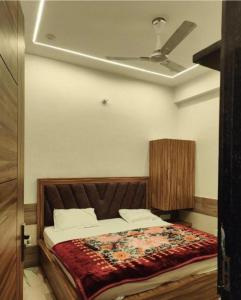 Madhsudan Dham Hotel