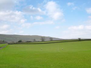 Hutter Hill Barn West