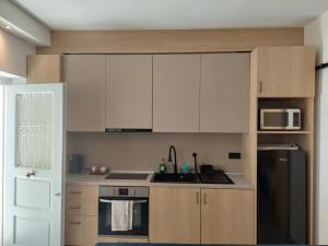 Vaporia Stone House Seaview