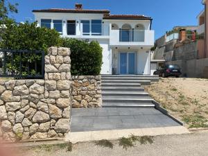 Apartment Dubravko mit Meerblick 100 m Strand, Parking