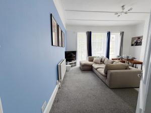 Prime Central London 2-Bed by Shops & Transport