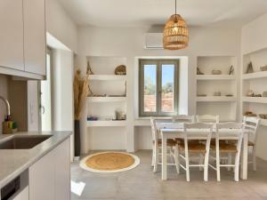 Farous seaside sunset villa