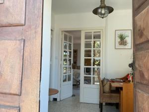 Maisons de vacances Jolie villa au calme climatisee grande piscine jardin : photos des chambres