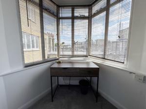 Central 3 Bed Flat by Hyde Park and Baker St