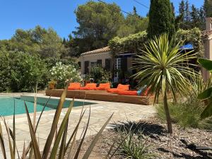 Maisons de vacances Jolie villa au calme climatisee grande piscine jardin : photos des chambres