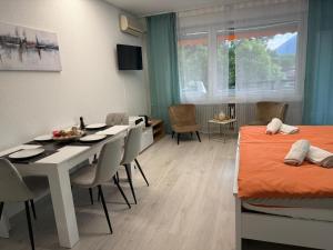 Residenz am Luganersee mit Pool