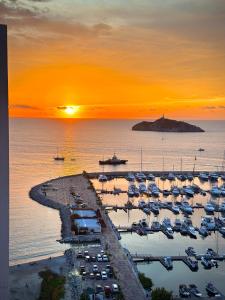 Studio with Marina View