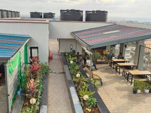 Fedha - A modern furnished Studio Apartment near JKIA and SGR free WIFI Parking