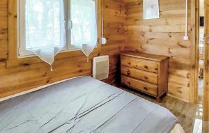 Maisons de vacances Agreable Chalet Proche Du Lac : photos des chambres
