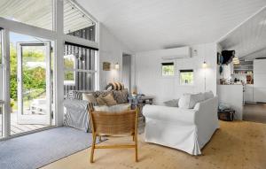 6 Bedroom Cozy Home In Otterup