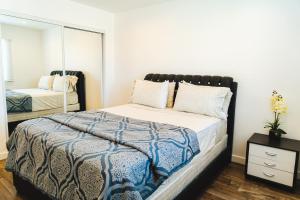 Chic Cozy One Bedroom Close to Downtown LA With Gated Parking