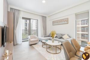 Vogue Vacation Homes, Creek Beach Rosewater Waterfront Living close to Downtown, Burj Khalifa and Dubai mall, Two Bedroom Apartment with Balcony and Vibrant Community View, Private Manmade Beach, Access toAmenities