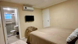 Piscina e Sinuca CASA Beto Carrero a 500m do Parque 1 suite e 2 quartos 3bwc a 300m da Praia churrasqueira e estacionamento privado