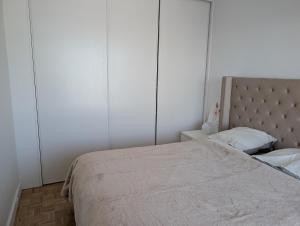 Vue imprenable sur Paris situé à Courbevoie - La Défense