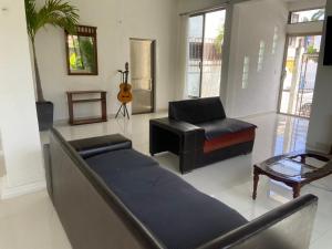 Casa Donde Entra la Luz y Vive la Naturaleza CCTV