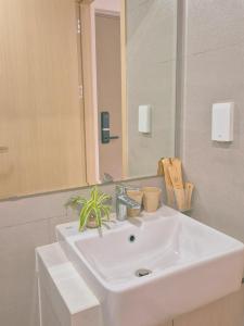 2 Bedrooms Apartment Homestay Dragon Castle Bãi Cháy