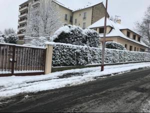 Elégant appartement calme et proche de Paris- Henri Mondor