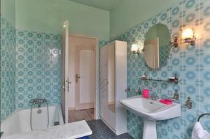 Elégant appartement calme et proche de Paris- Henri Mondor