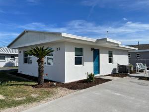 Cottage 31, Hibiscus Hut - Dora Canal Court - a downtown, waterfront community - 3hvězdičkové hotely ve městě Tavares