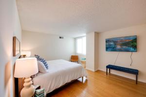 Nautical 2 Bedroom with Beautiful Ocean Views