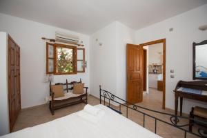 Hermes Apartment