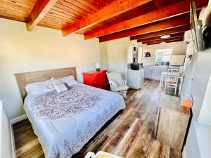 Cottage 33, Pineapple Place - Dora Canal Court - a downtown, waterfront community - 3hvězdičkové hotely ve městě Tavares