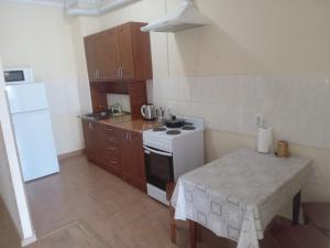 DOBA - ЦЕНТР 2 ком 7-8місць Завжди тепла !