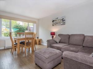 58 Moray Park
