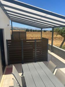 Ledakis House with Jacuzzi