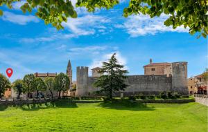 Awesome Home In Svetvincenat With Wifi