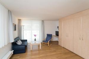 Chesa Quadrella Zimmer mit Küchenzeile inklusive Bergbahnen im Sommer-ausser Studio