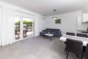 Apartments in Crikvenica 43072