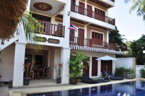 Baan Chayna Hotel