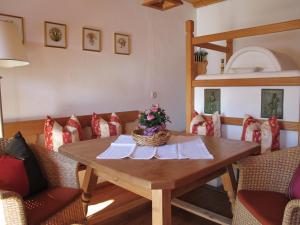Superior Two-Bedroom Apartment room in Gästehaus Bergstüberl