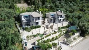 Πέτρινες Μαιζονέτες (Stone Maisonettes)