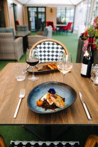 Hotels Les Violettes Hotel & Spa : photos des chambres