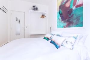 B&B / Chambres d'hotes Romantic Artist Room Montmartre Bed & Breakfast : photos des chambres