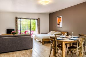 Appart'hotels Resid'Spa Loire & Sevre : Studio Familial