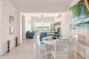 Majestic Sea View Apartment