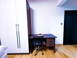 The Red Mirage --- Rooftop Pool, Gym, Games room, Netflix 2BD & SQ