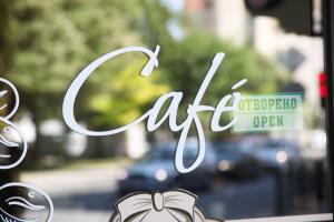 Ъгловата къща