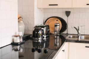 Calm private garden seaview shared pool parking